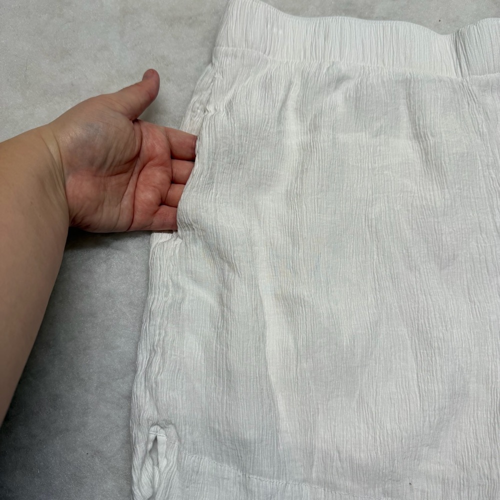 Abercrombie & Fitch High Waist Cream Shorts - Picture 2 of 8